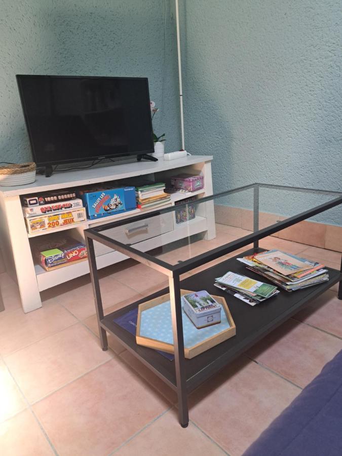 Studio Avec Jardin A 5 Min Du Parc Walibi Roquefort  외부 사진